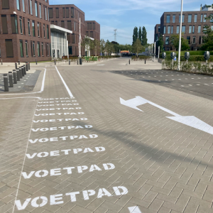 Belijning voetpad door Van Heusden Werken