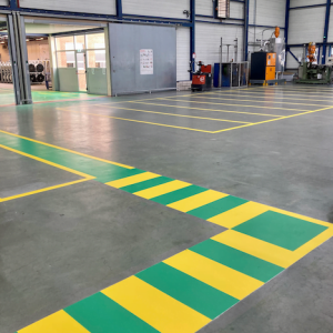 Veiligheidsbelijning van een bedrijfsvloer door Van Heusden Werken