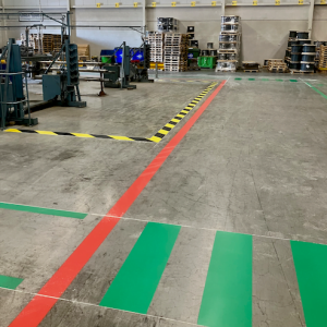 Veiligheidsbelijning van een bedrijfsvloer door Van Heusden Werken