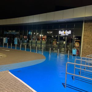 Van-heusden-werken-belijning-looppad-albertheijn2